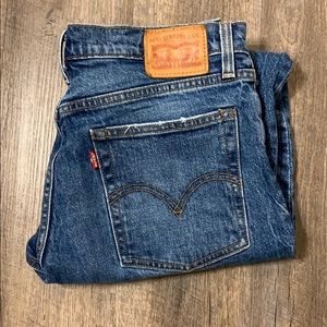Levi’s Wedgie Fit Jean Size 29